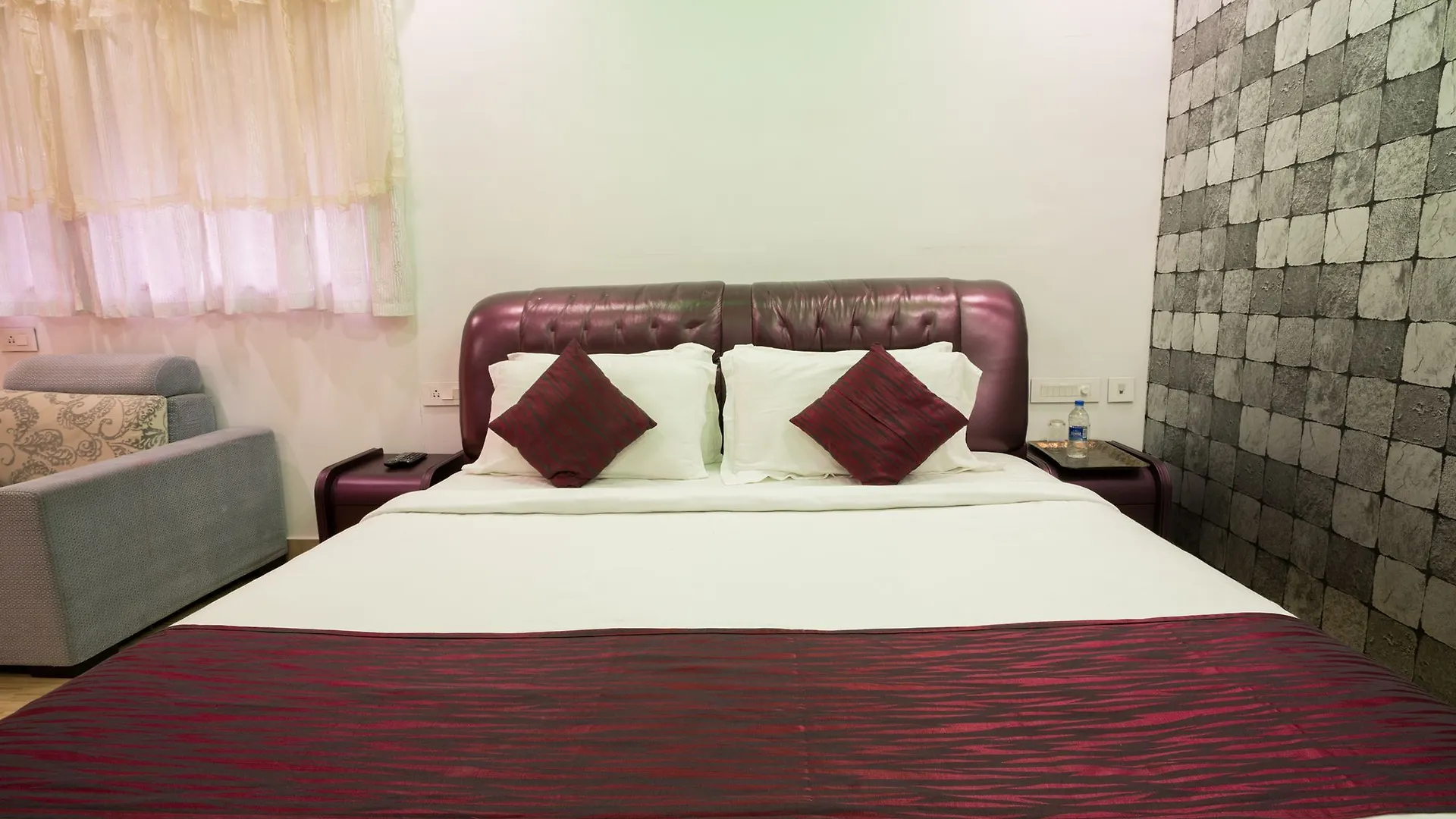 מונאר Oyo 9802 Parakkat Plantation Resort 3*,